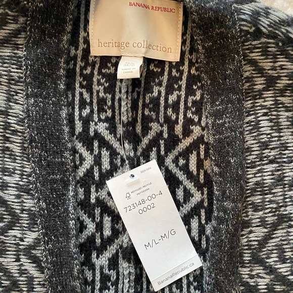 Banana Republic Heritage shawl Sweater - Picture 2 of 3